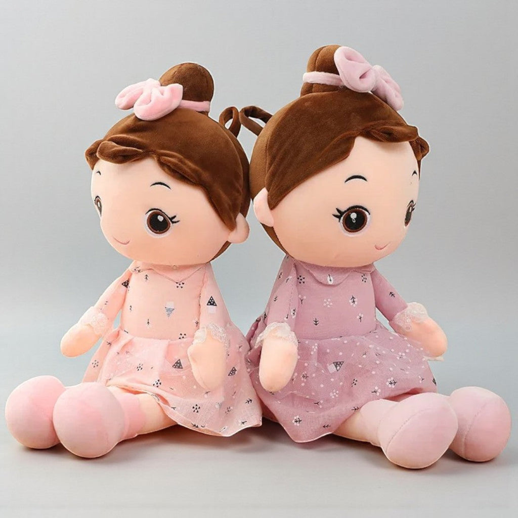 Mädchen Puppe Kuscheltier im Kleid weich Die Kuschelecke
