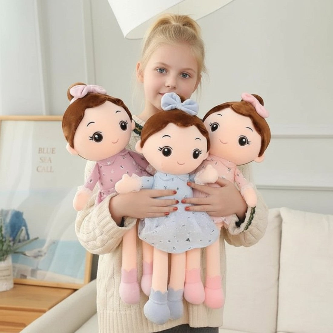 Mädchen Puppe Kuscheltier im Kleid weich Die Kuschelecke