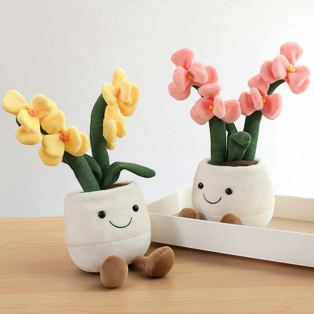 Orchidee kawaii Kuscheltier bunt im Topf Die Kuschelecke