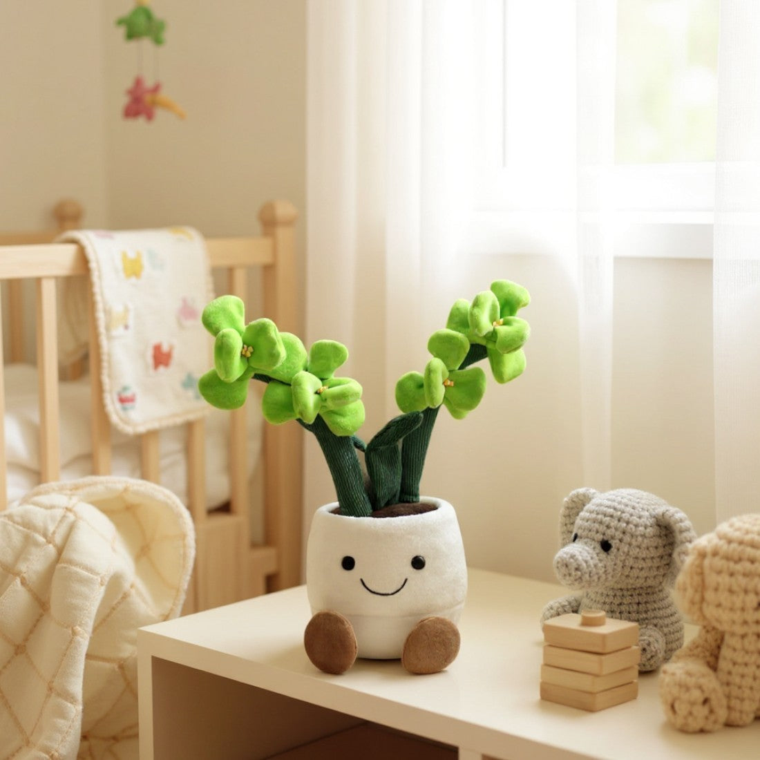 Orchidee kawaii Kuscheltier bunt im Topf Die Kuschelecke
