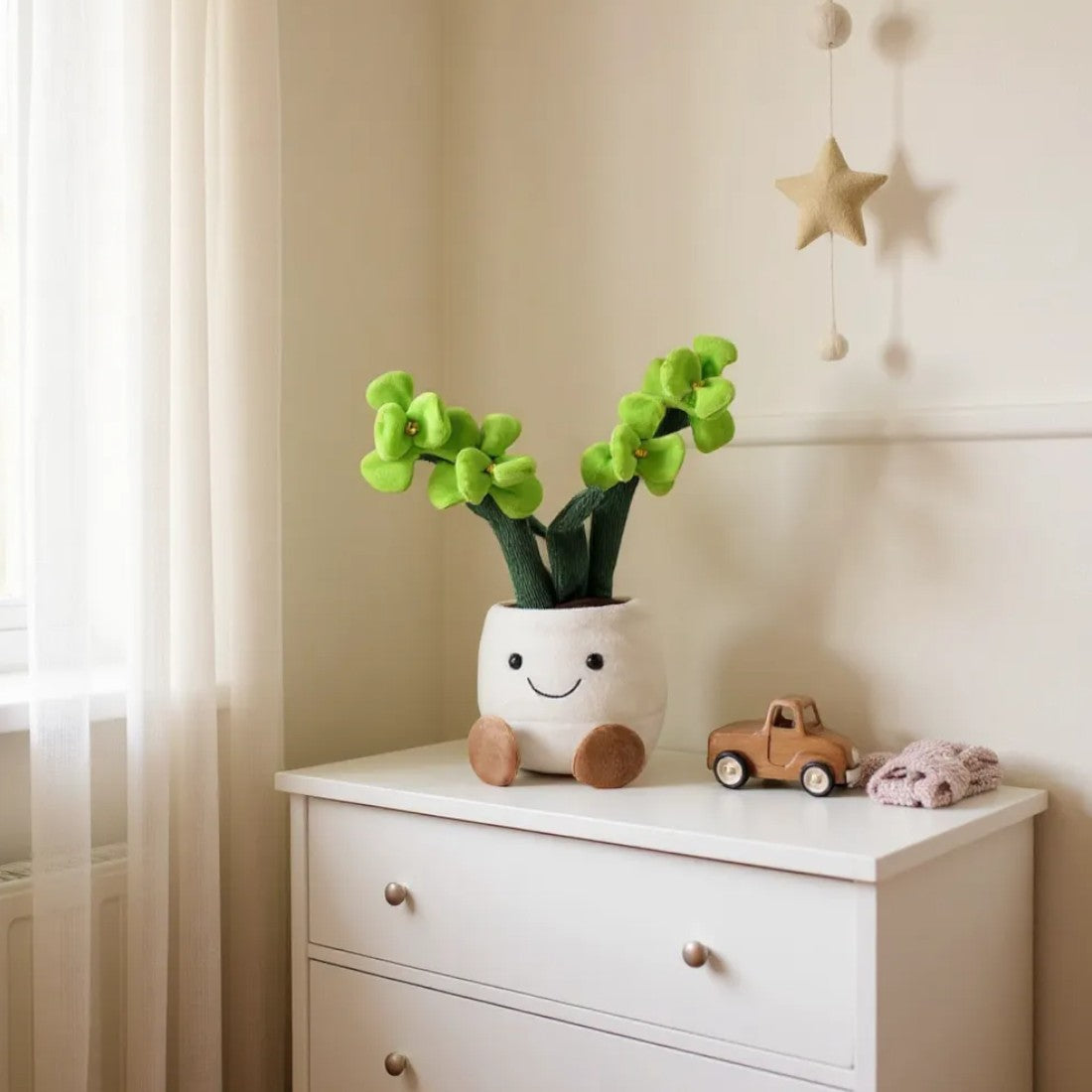 Orchidee kawaii Kuscheltier bunt im Topf Die Kuschelecke